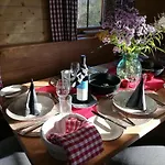 Casa de Férias Laerchenhaus ,,unterer Brodl