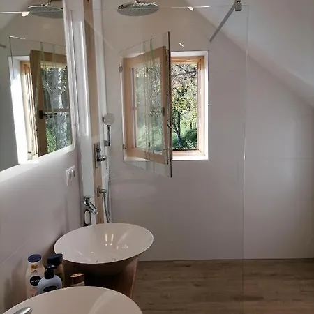 Laerchenhaus ,,unterer Brodl